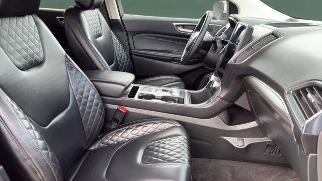 Used 2024 Ford Edge Titanium image 10