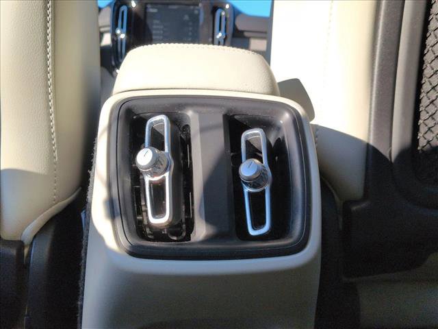 Used 2023 Volvo XC40 B4 Plus w/ Driver Assist Package image 18