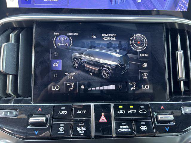 Certified 2024 Lexus LX 600 4WD w/ Appearance Package image 17