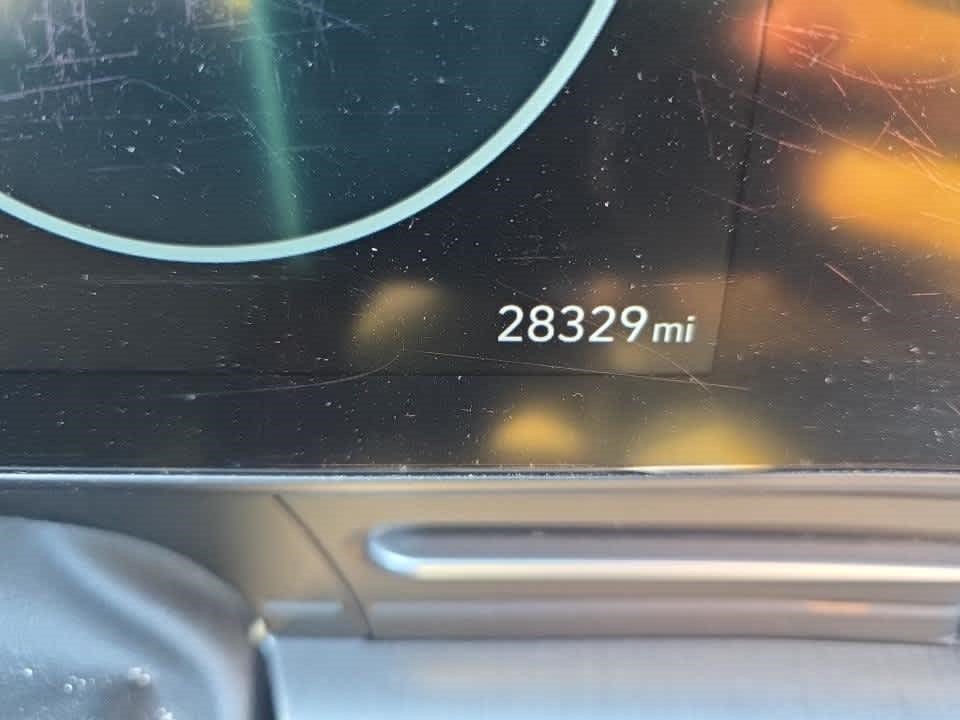 Certified 2024 Hyundai Kona Limited AWD/4WD image 3