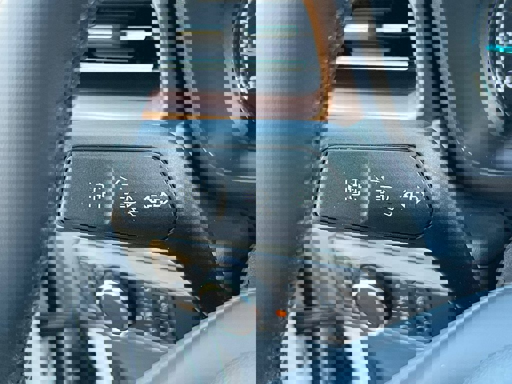 Used 2024 Ford Maverick Lariat image 17