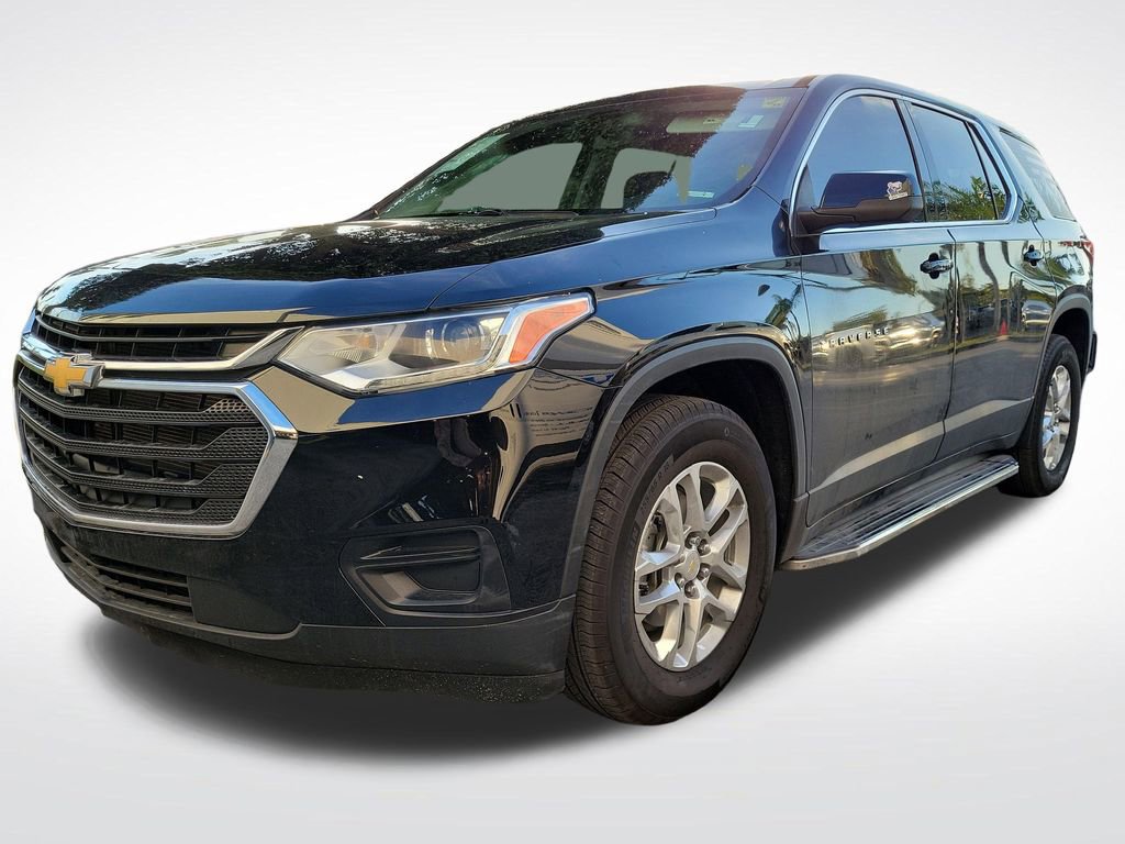 Used 2021 Chevrolet Traverse LS image 3