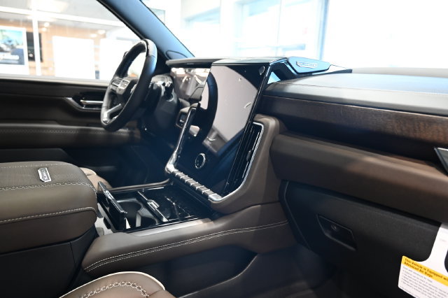 New 2026 GMC Yukon XL Denali Ultimate AWD/4WD image 17