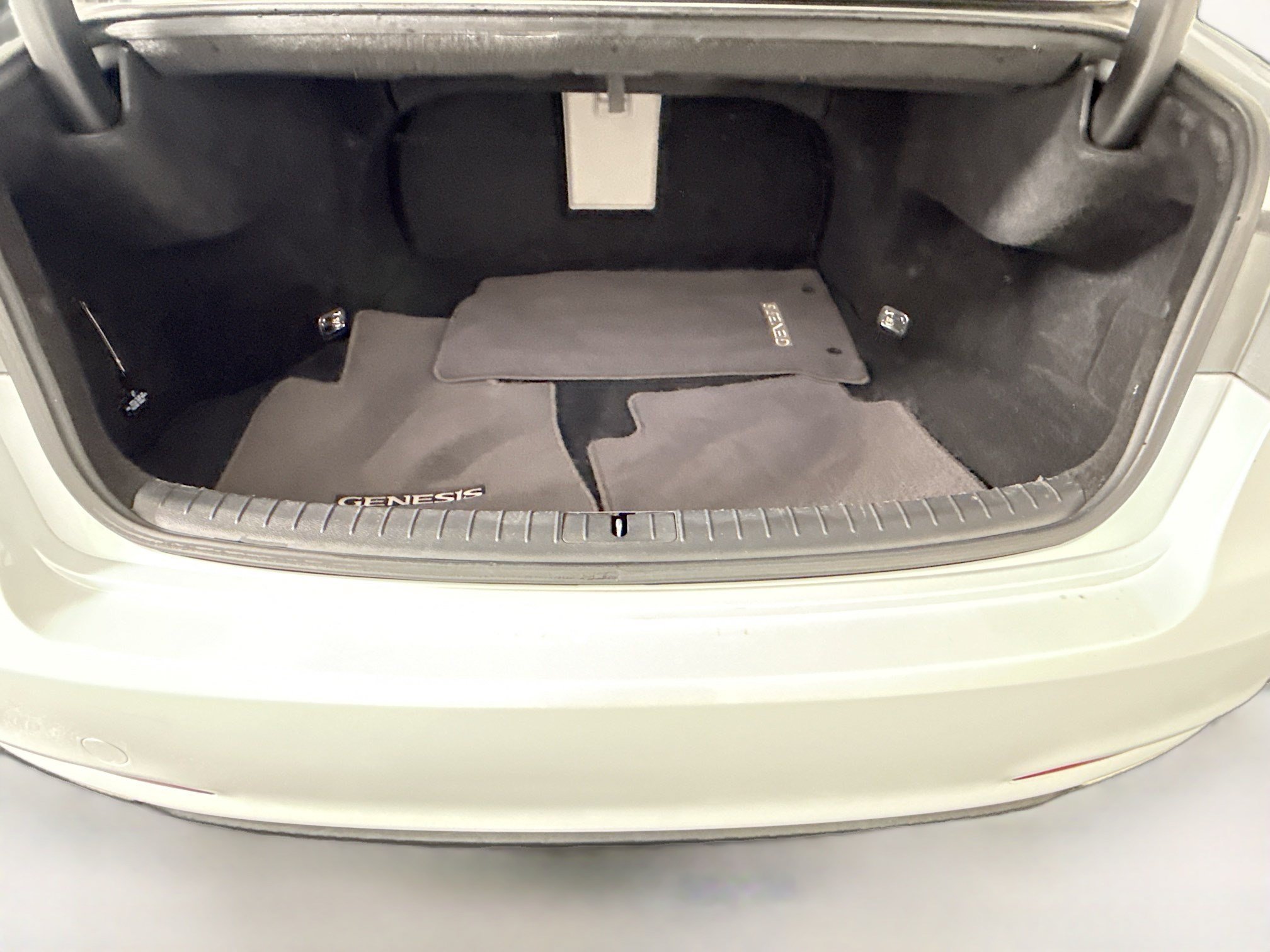 Used 2016 Hyundai Genesis 3.8 RWD image 35