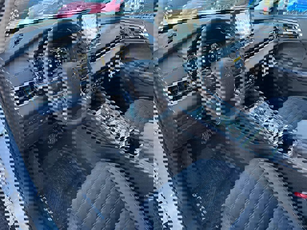 New 2025 Mitsubishi Outlander SE image 19