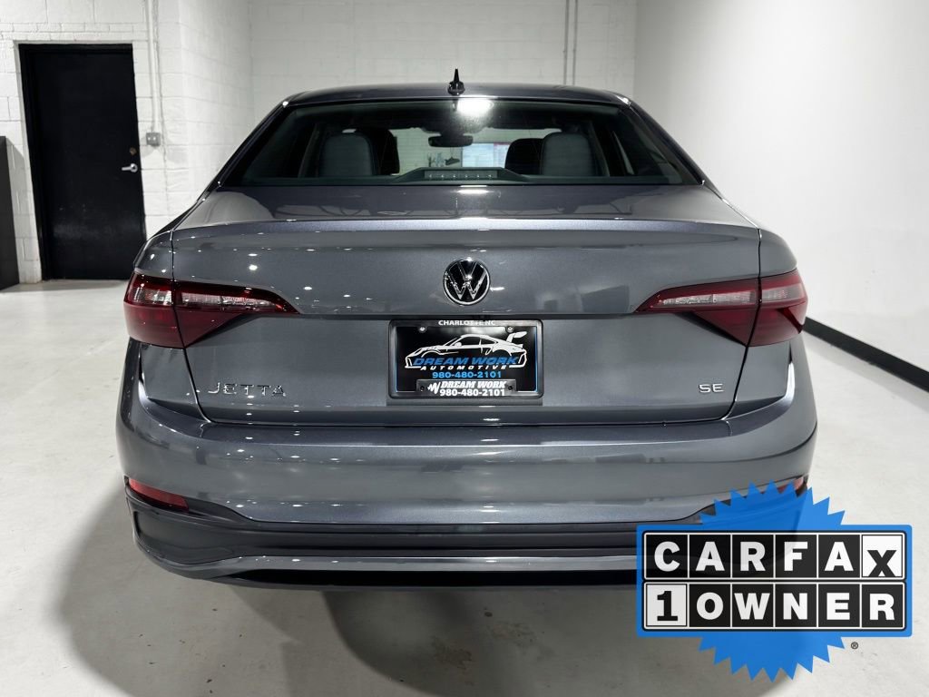 Used 2024 Volkswagen Jetta SE image 8