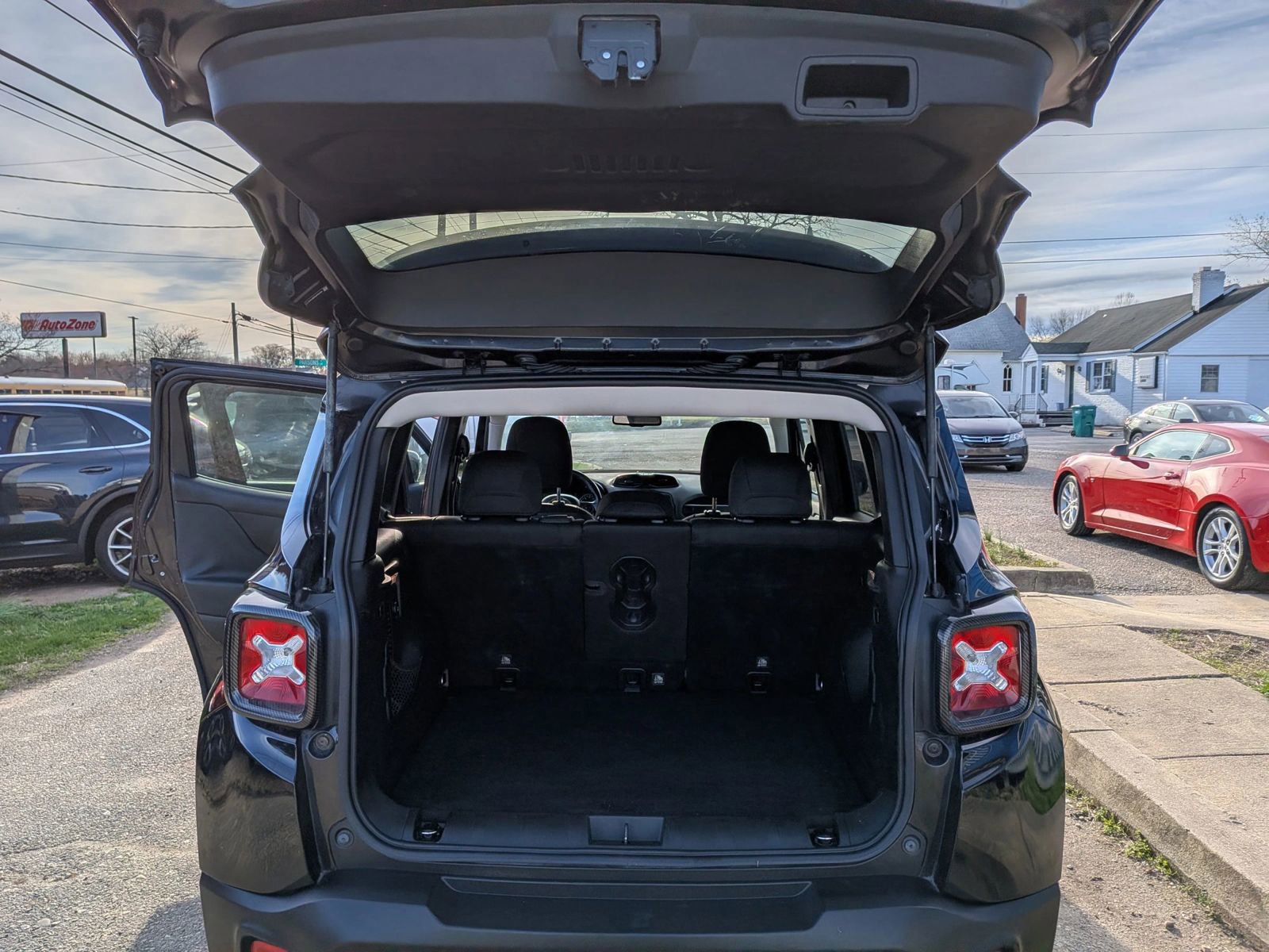 Used 2016 Jeep Renegade Latitude AWD/4WD image 30