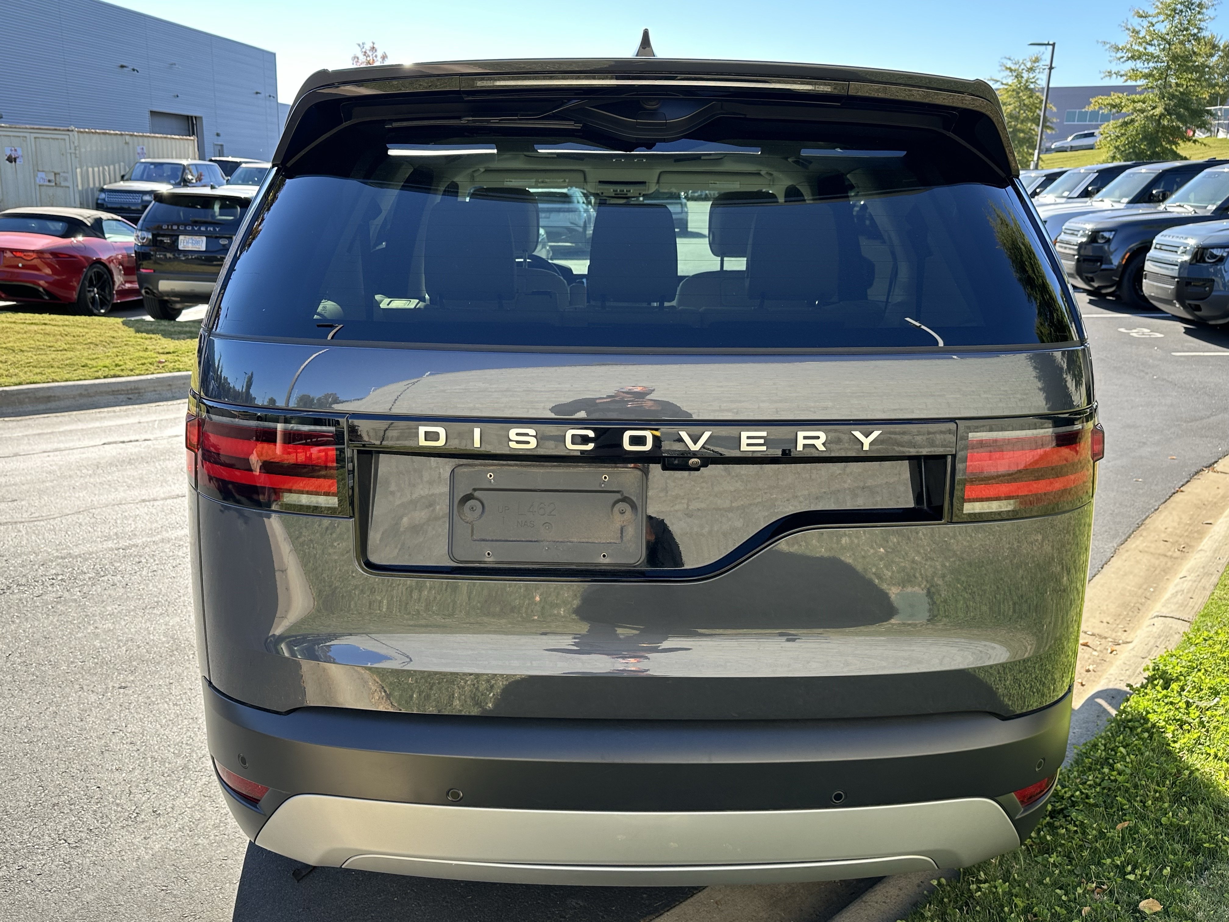 Used 2024 Land Rover Discovery S AWD/4WD image 6