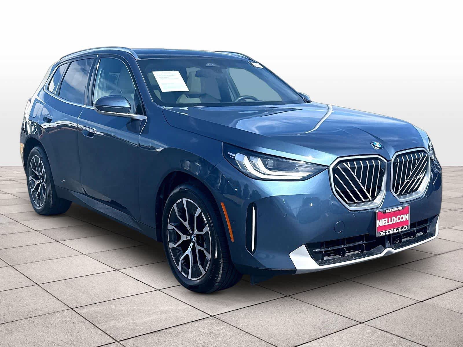 Used 2025 BMW X3 xDrive30i w/ Premium Package AWD/4WD image 3