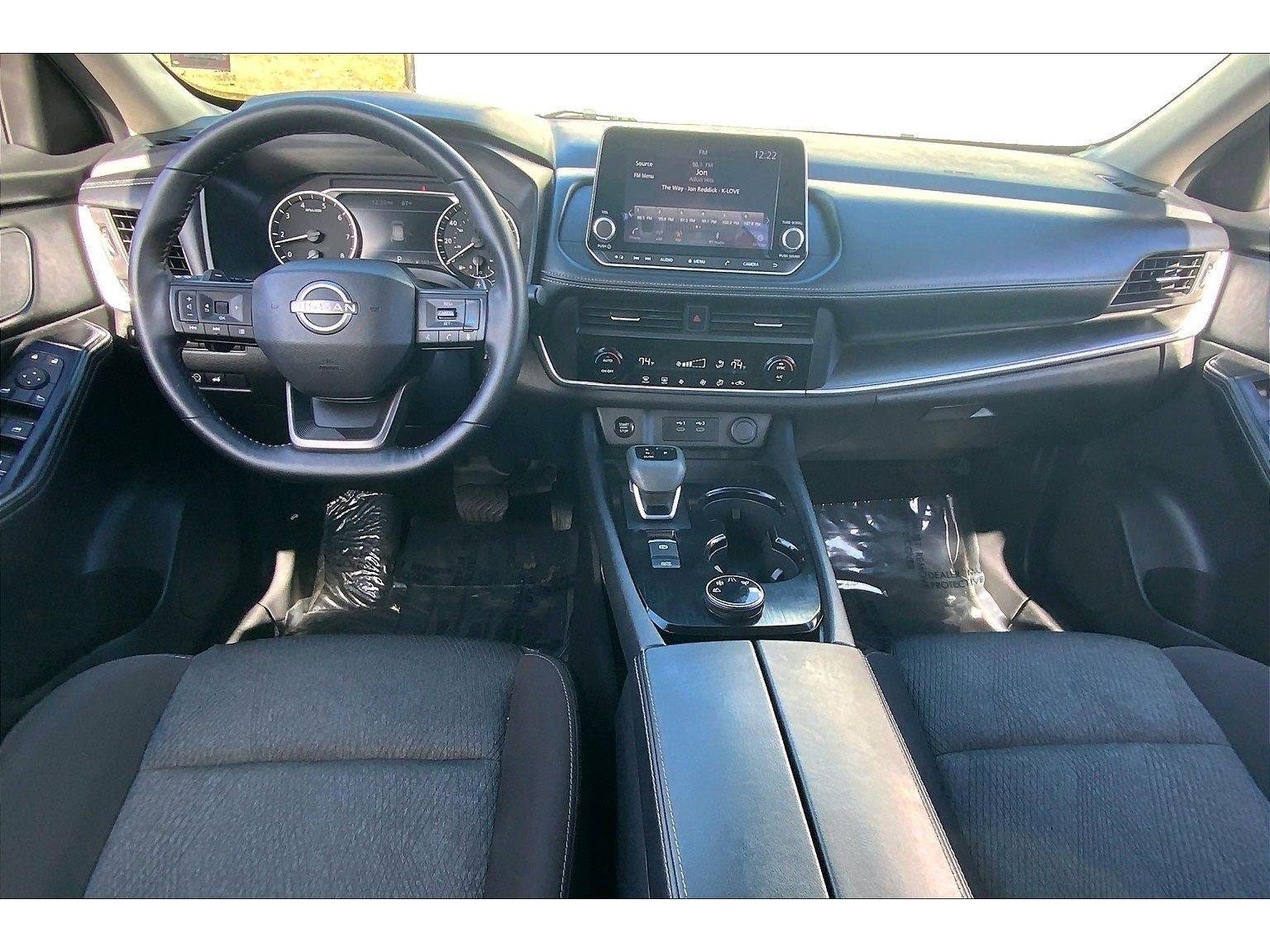 Used 2025 Nissan Rogue SV image 14