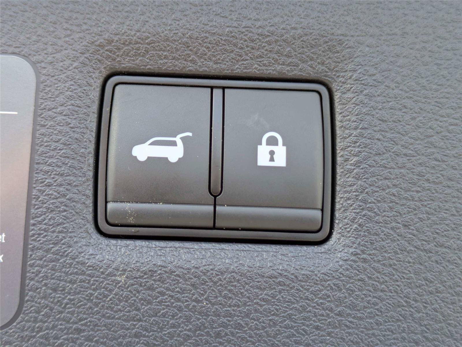 Used 2023 INFINITI QX50 Sensory w/ Accent Package FWD image 16