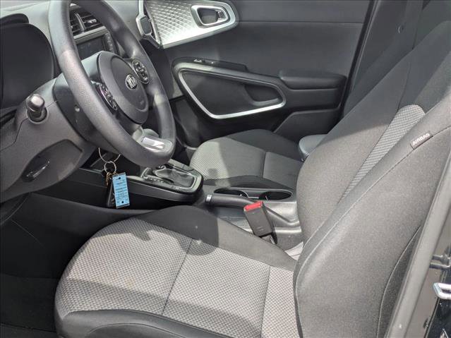 Used 2020 Kia Soul LX image 11