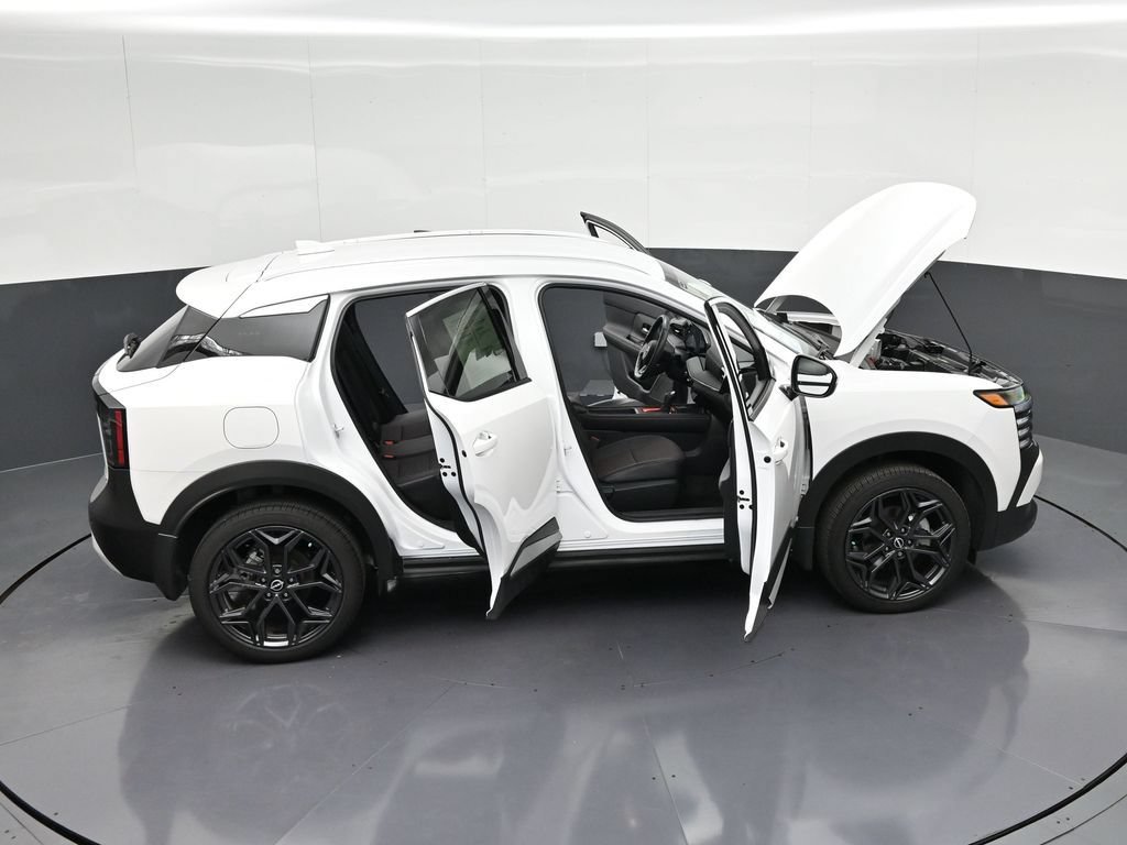 Used 2025 Nissan Kicks SR FWD image 41