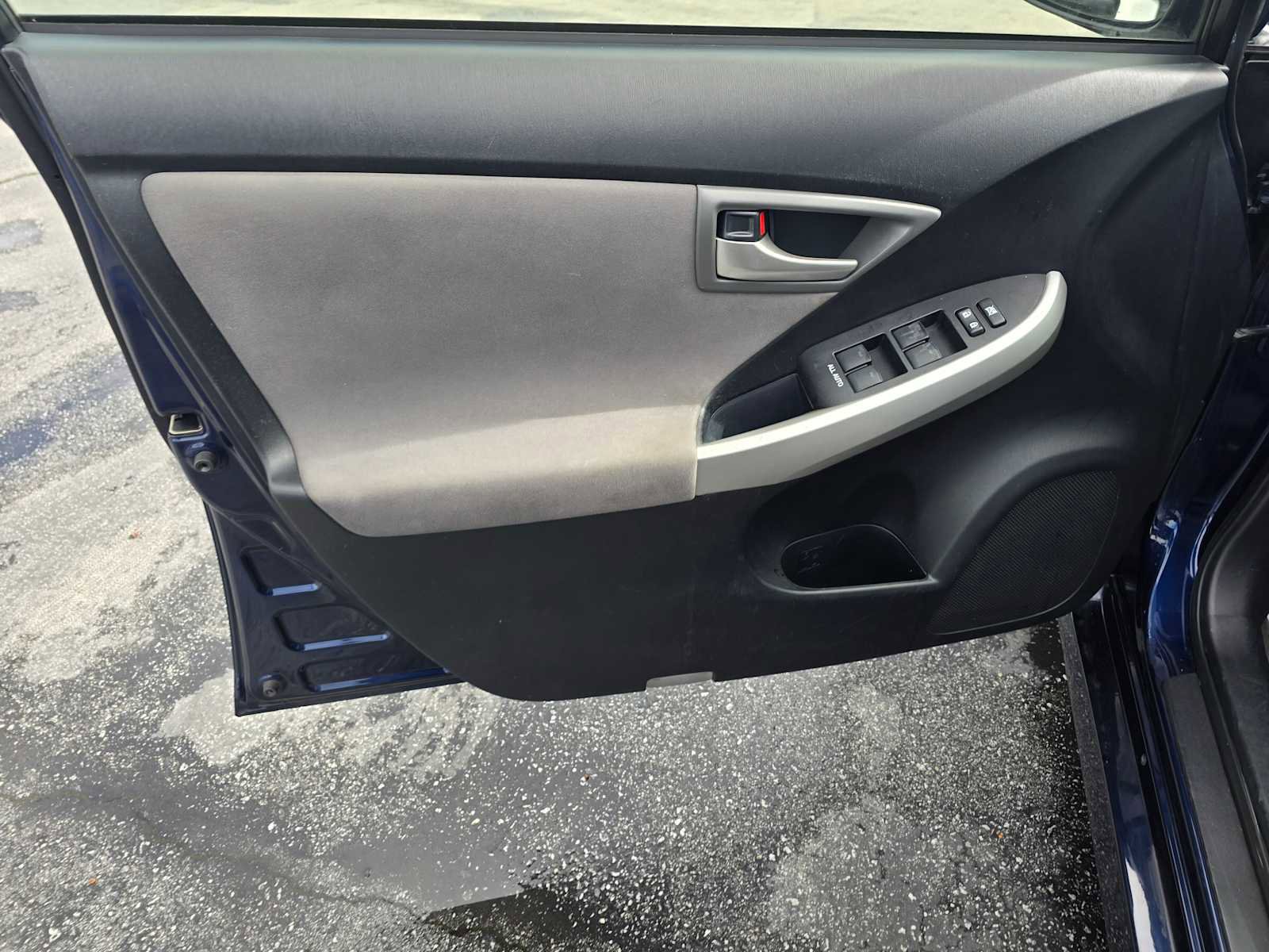 Used 2013 Toyota Prius Three image 21