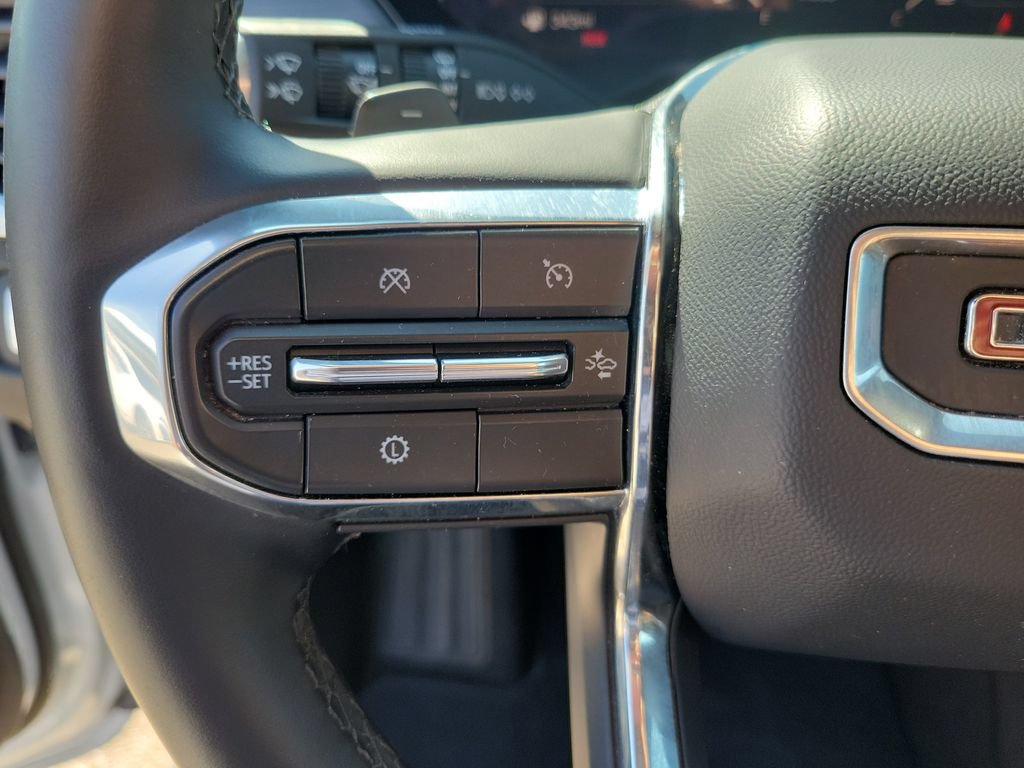 Used 2026 GMC Acadia Elevation w/ Elevation Premium Package FWD image 24
