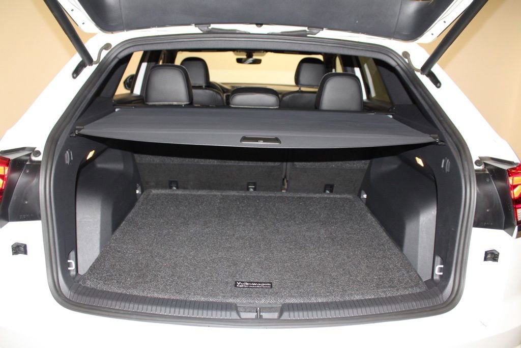 Used 2021 Volkswagen Atlas Cross Sport SE FWD image 32