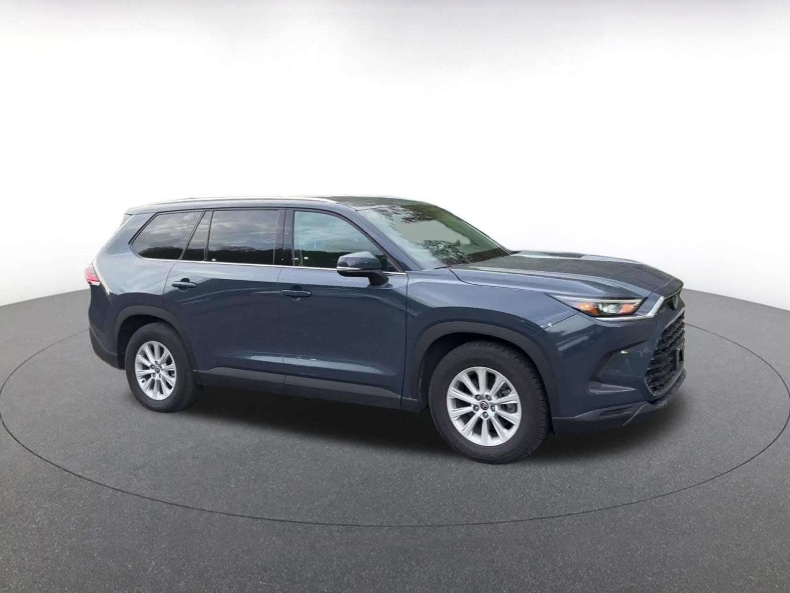 Used 2025 Toyota Grand Highlander FWD video 2