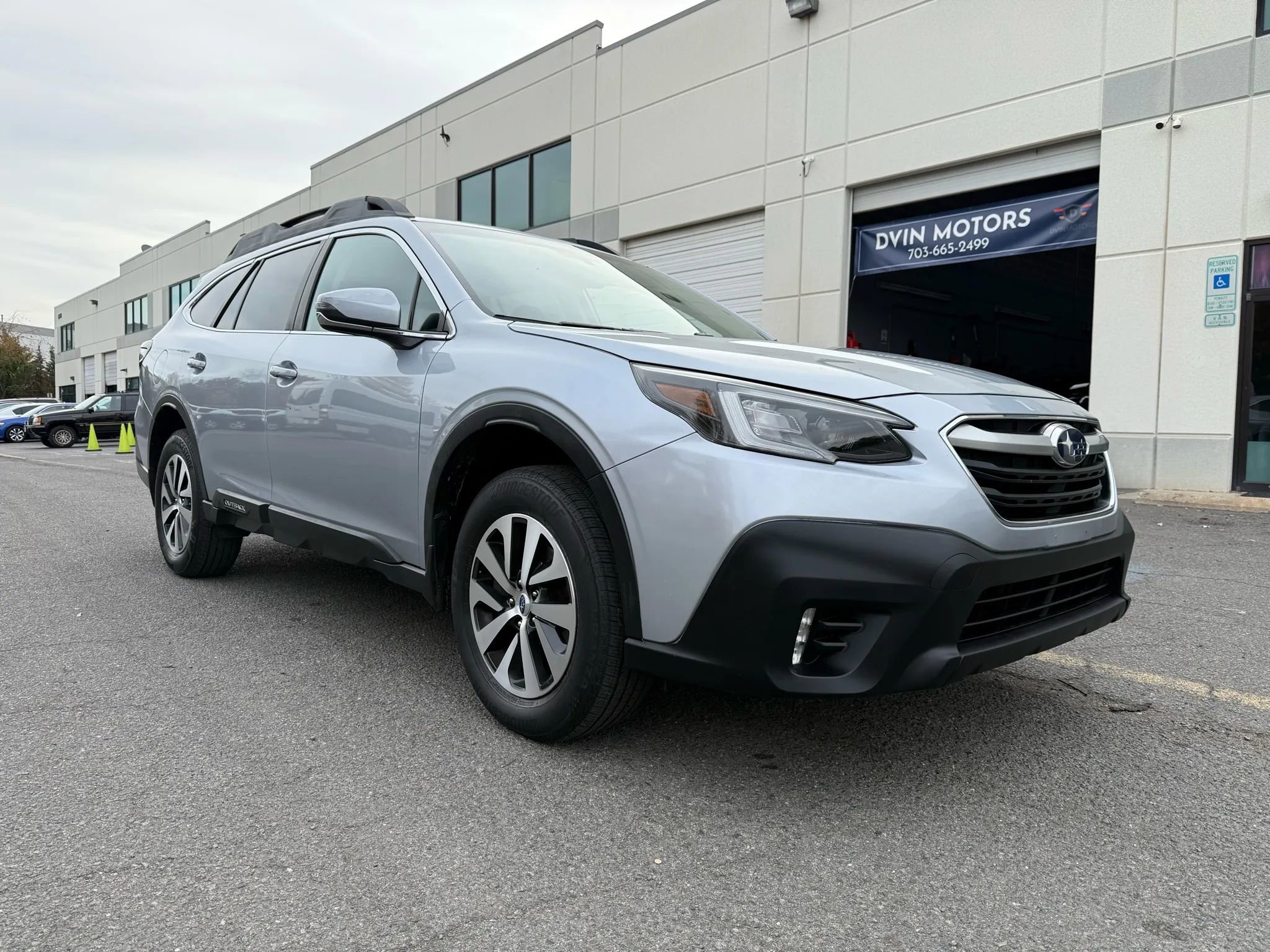 Used 2020 Subaru Outback Premium image 2