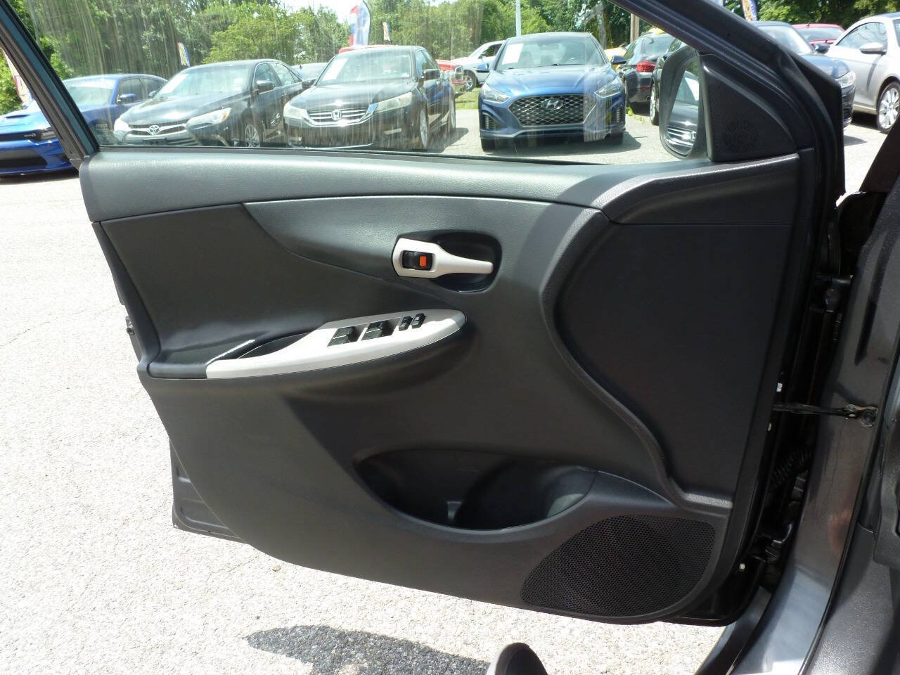 Used 2010 Toyota Corolla S FWD image 18