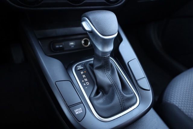 Used 2025 Kia Soul LX image 3