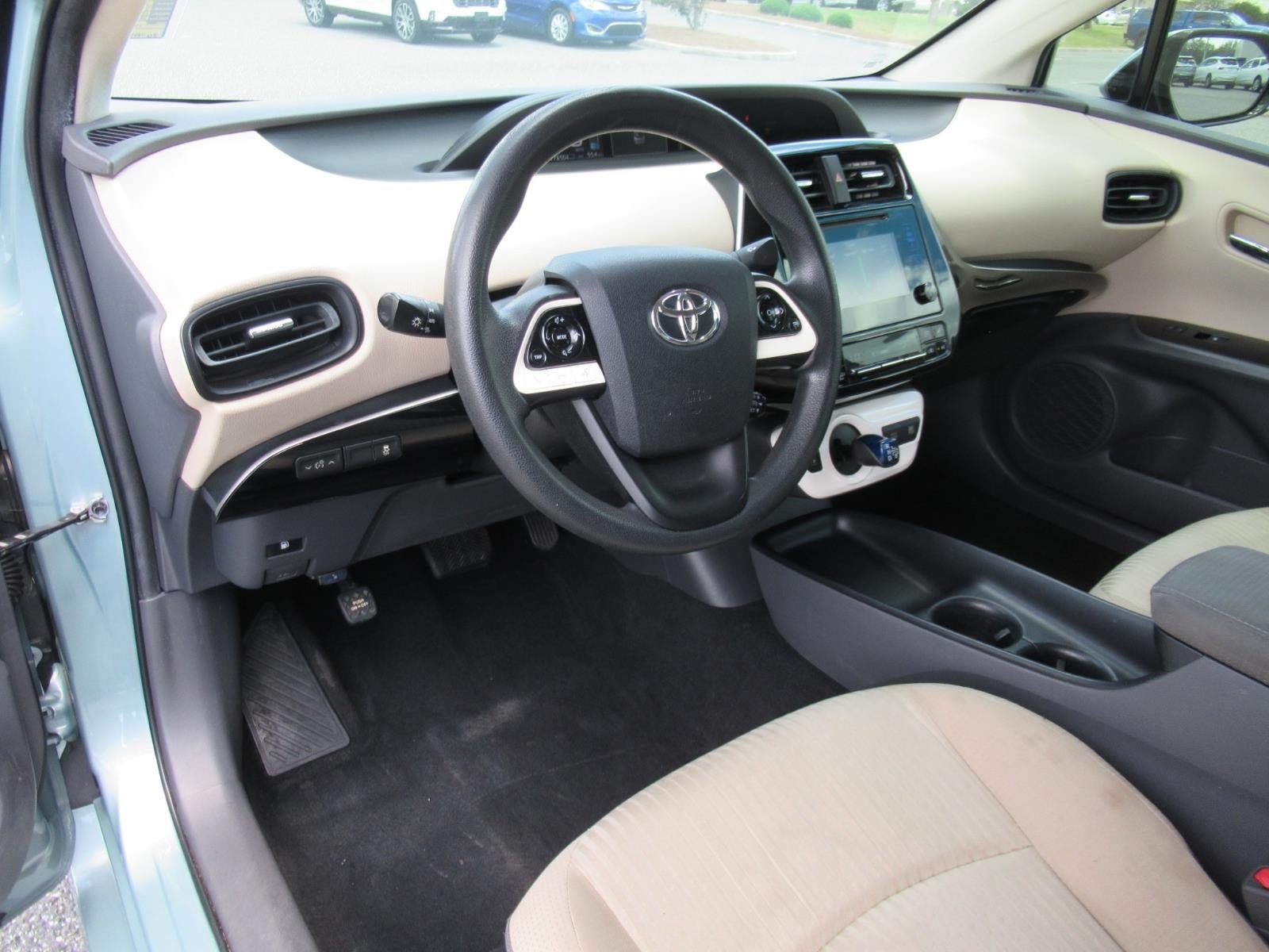 Used 2016 Toyota Prius Two FWD image 17