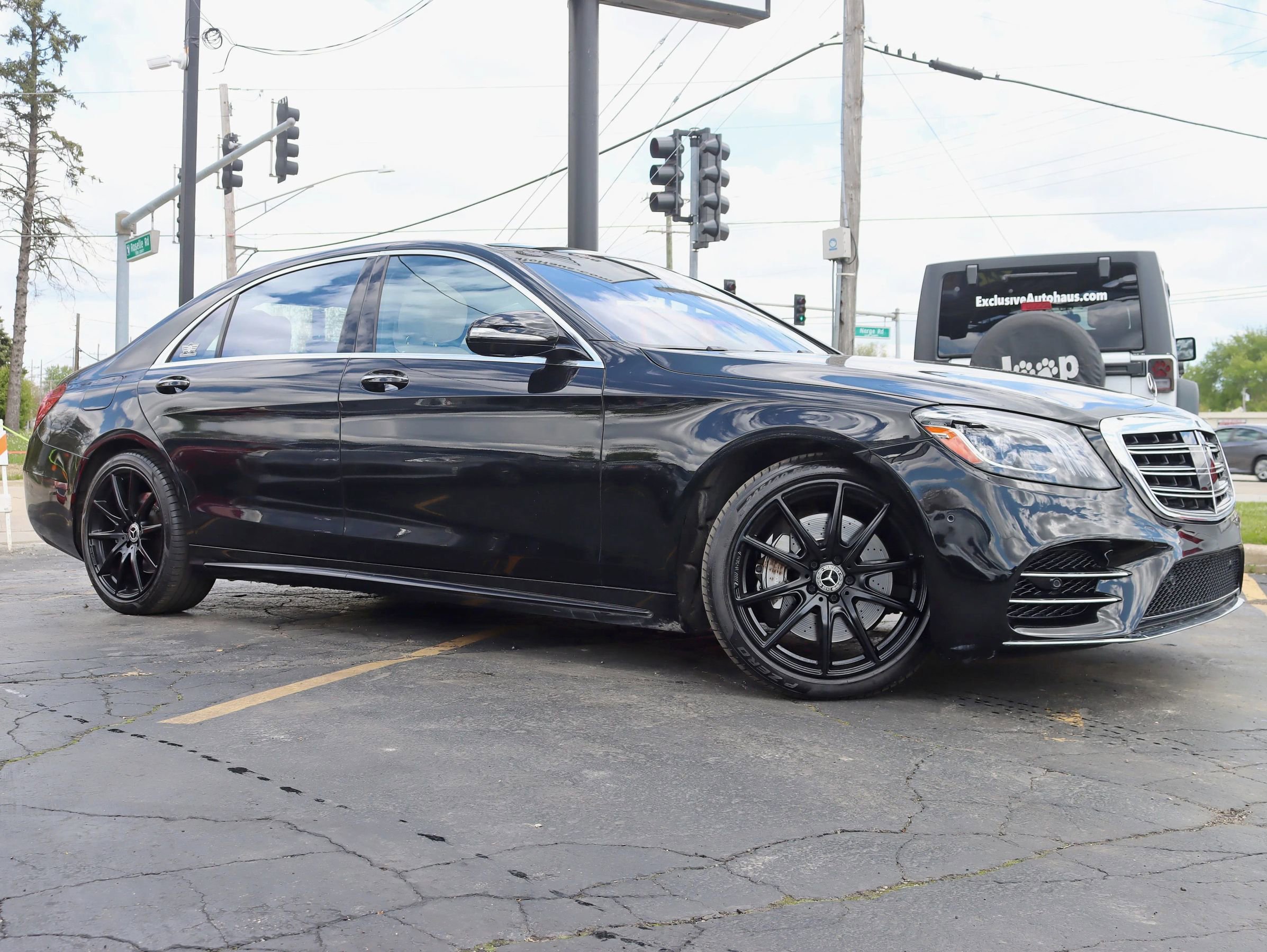 Used 2019 Mercedes-Benz S 560 Sedan image 2