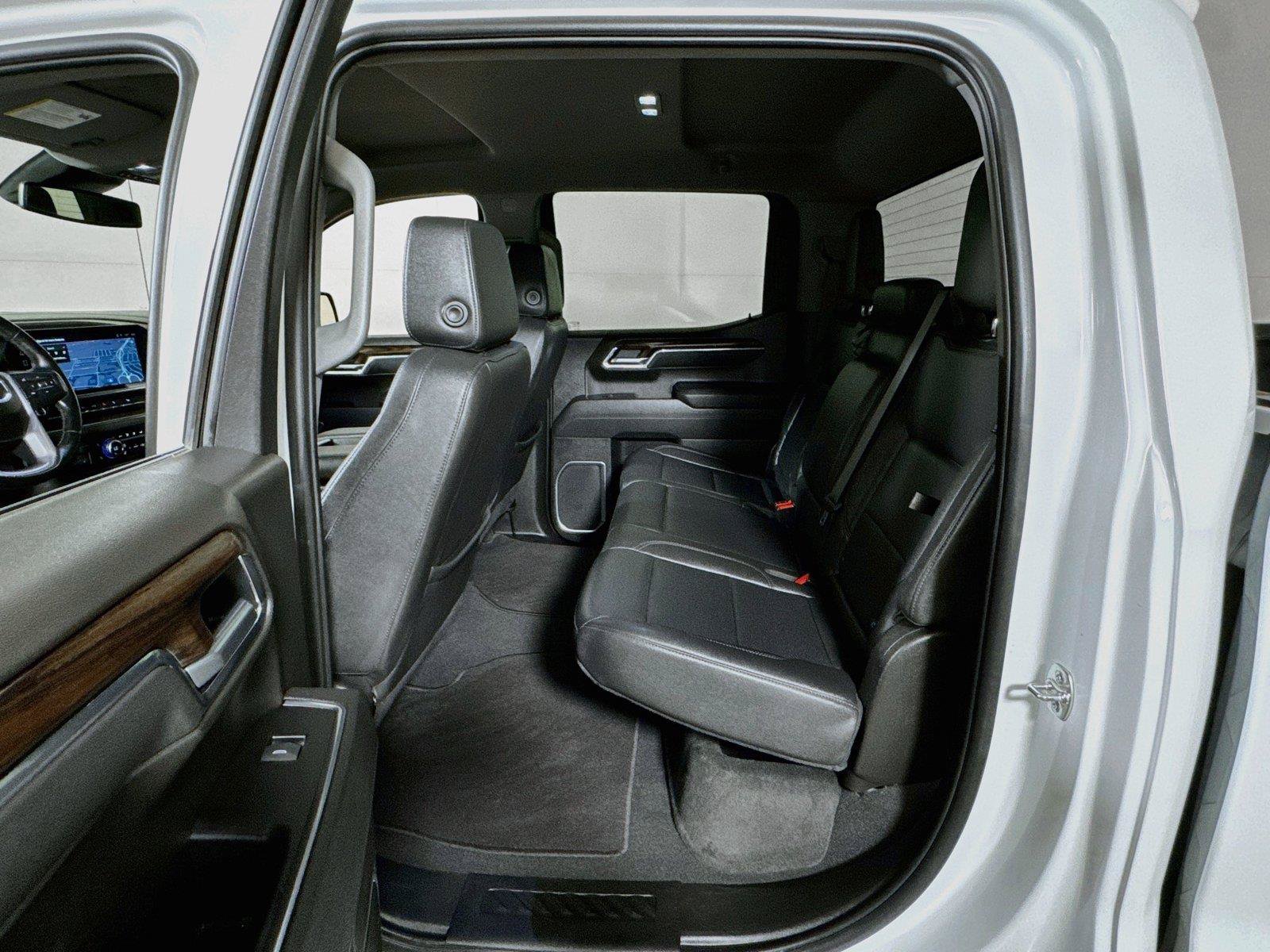 Certified 2025 GMC Sierra 1500 SLT RWD image 22