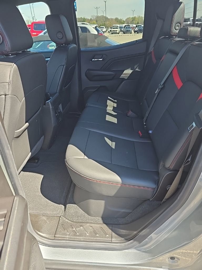 Used 2025 Chevrolet Colorado Z71 w/ Z71 Convenience Package 2 image 7