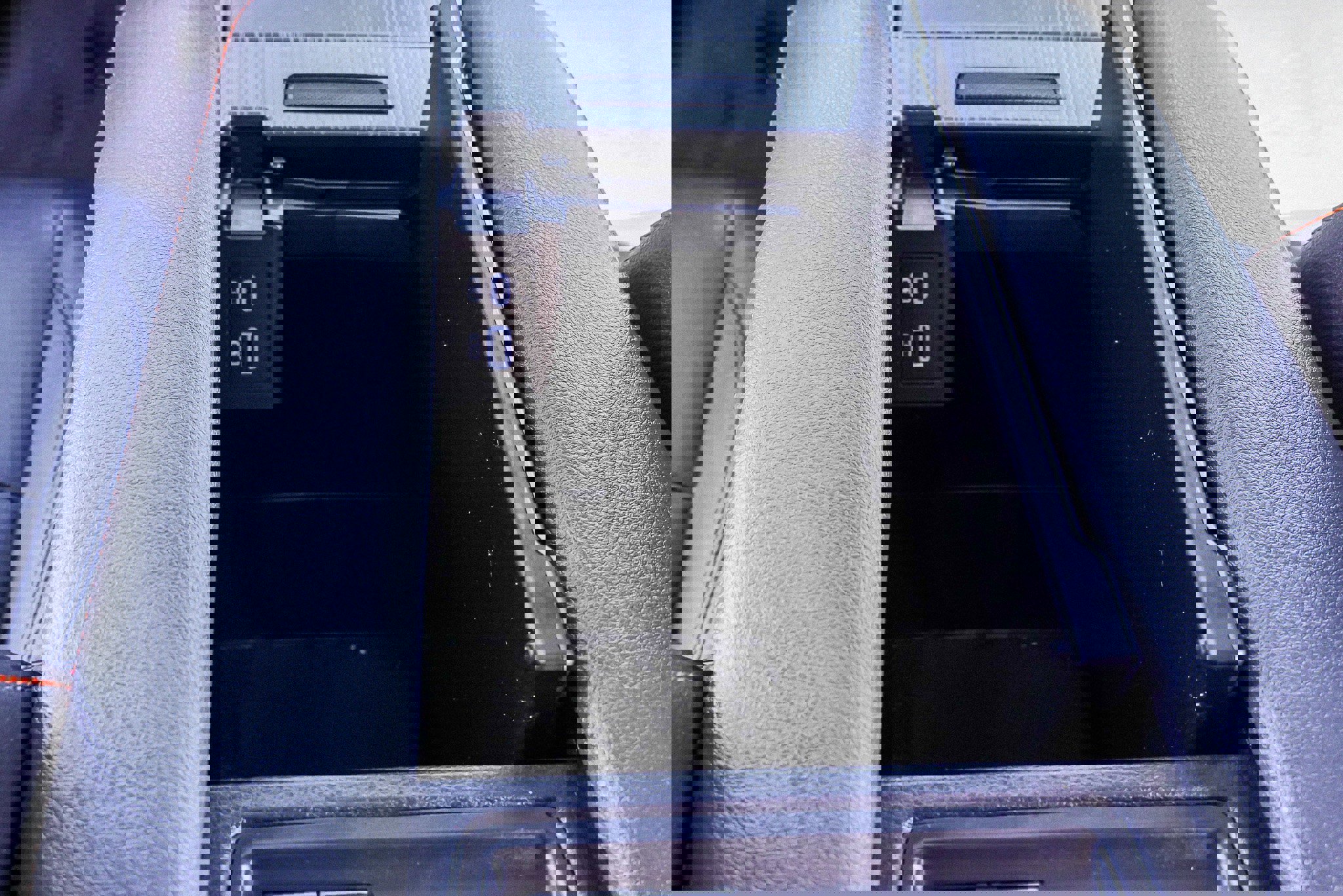 Used 2023 Toyota Sienna XSE image 39