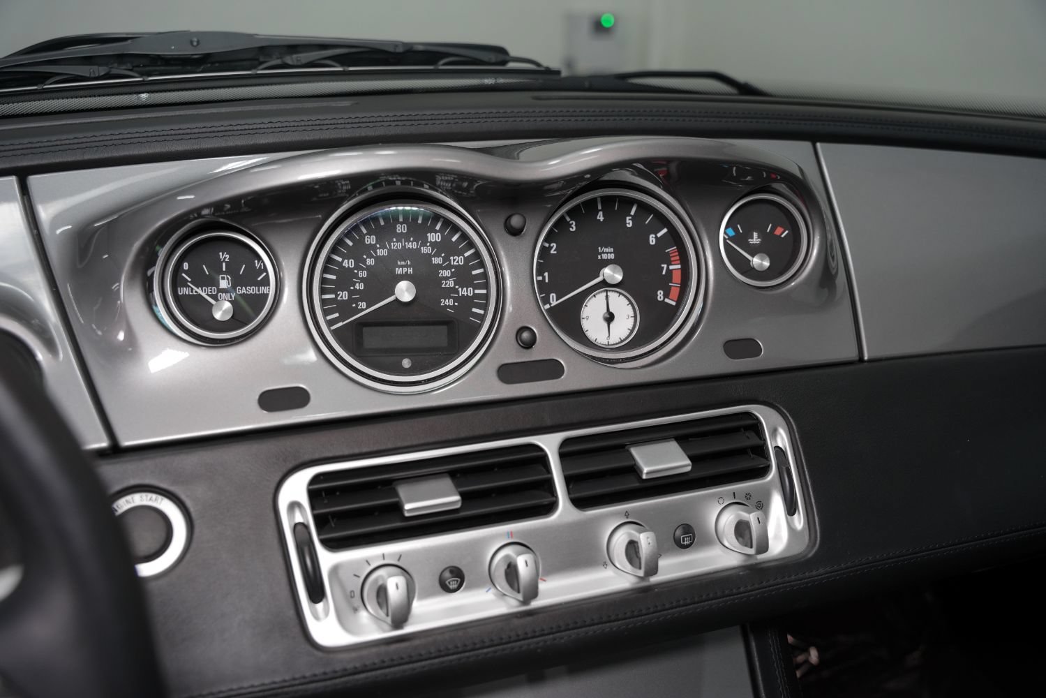 Used 2001 BMW Z8 RWD image 44