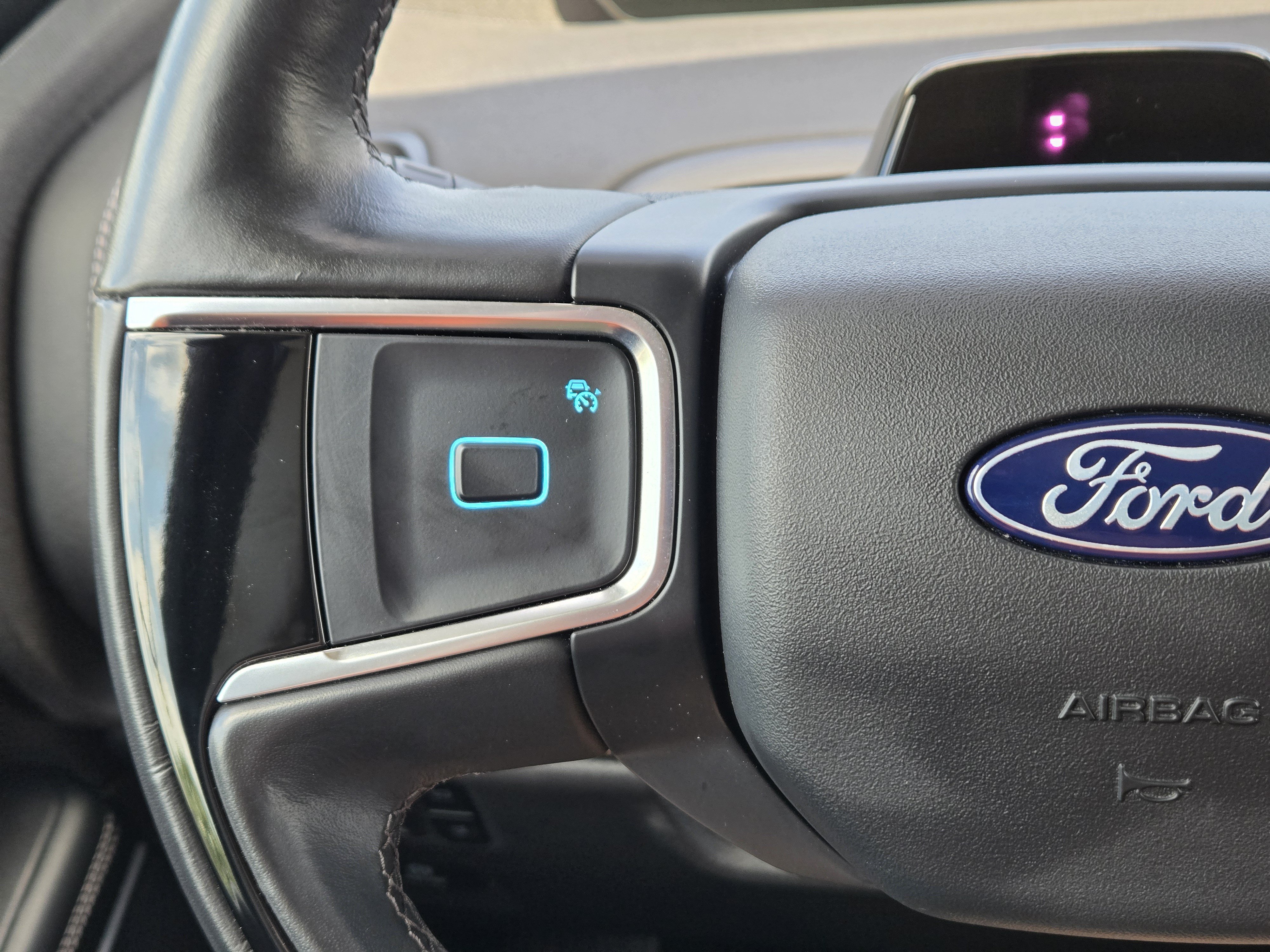 Certified 2025 Ford Expedition Platinum AWD/4WD image 25