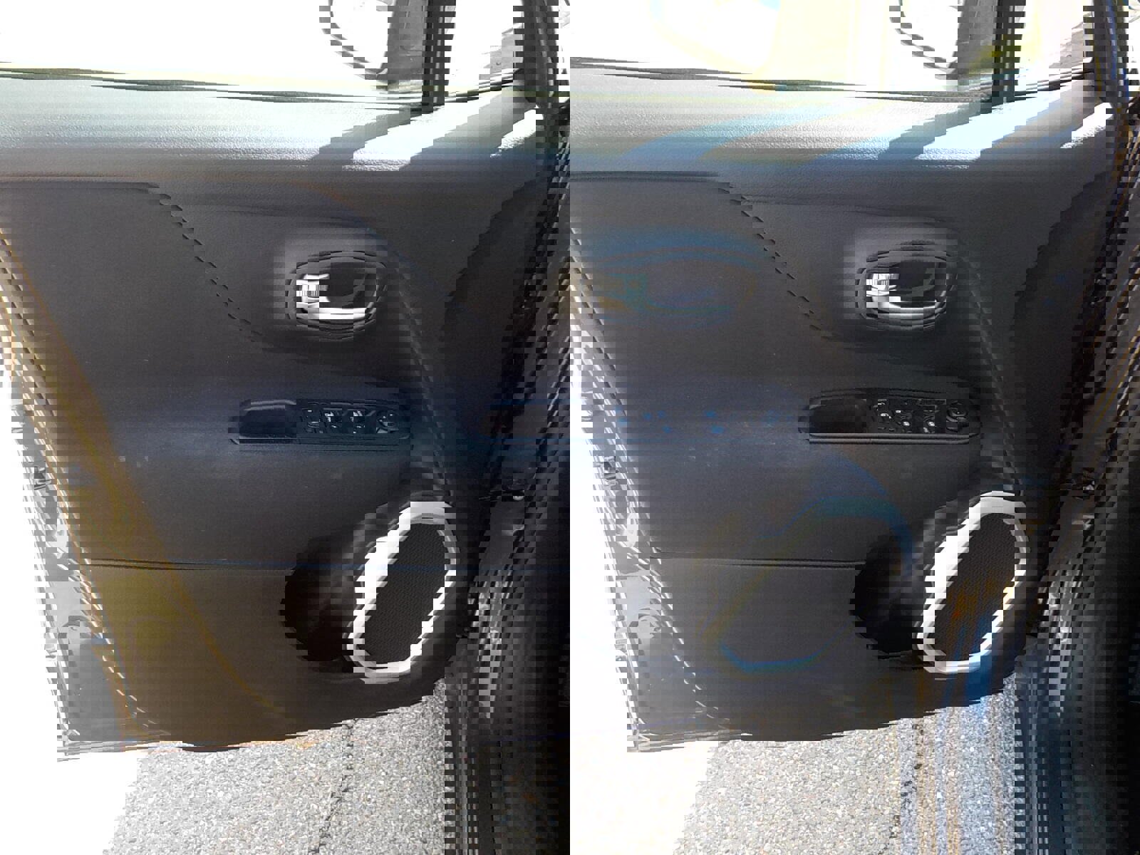 Used 2021 Jeep Renegade Latitude image 17