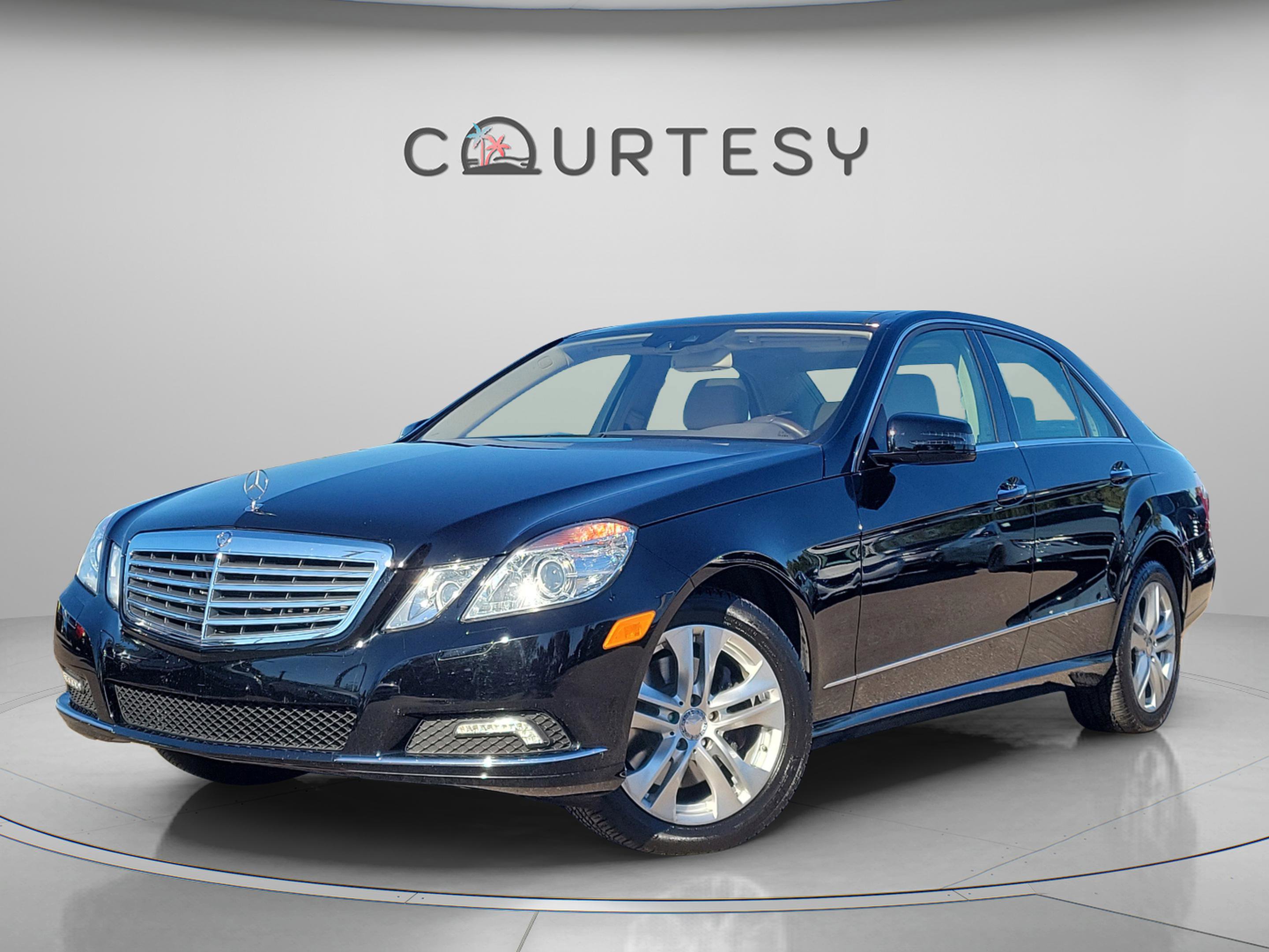 Used 2010 Mercedes-Benz E 350 4MATIC Sedan image 1