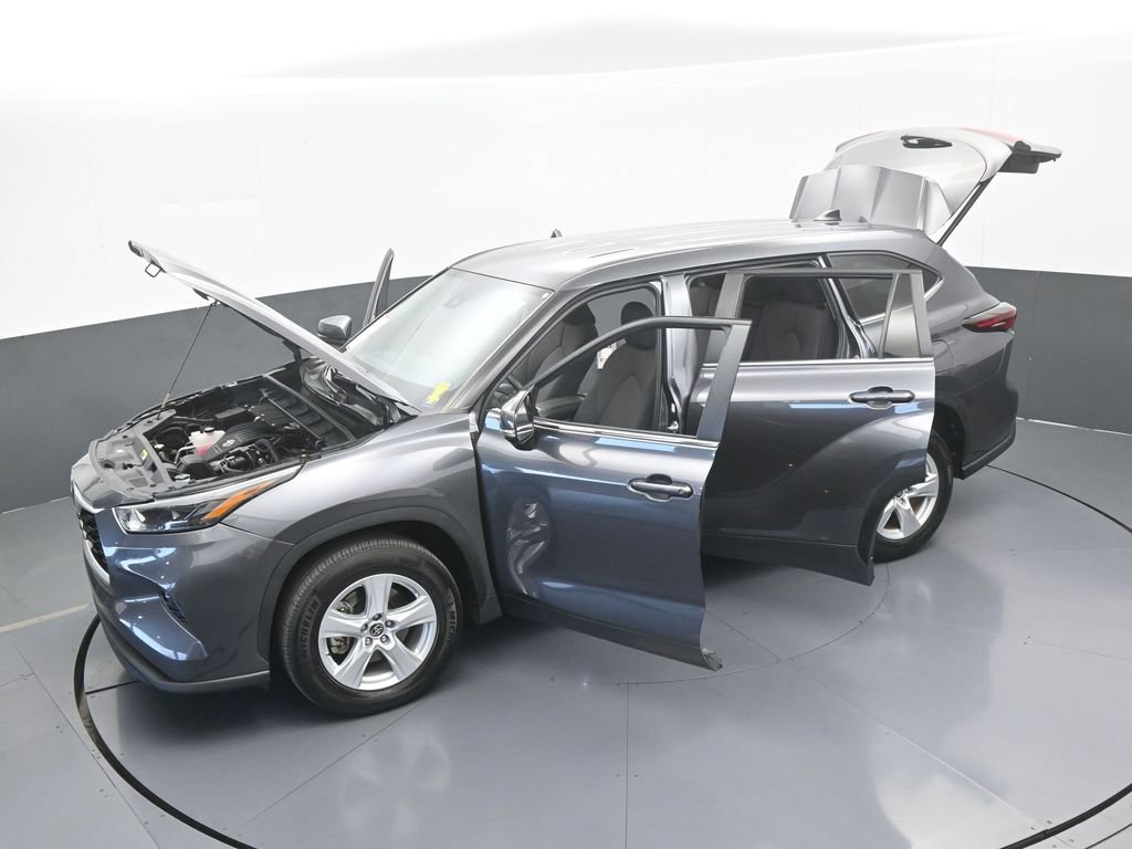 Used 2024 Toyota Highlander LE image 93