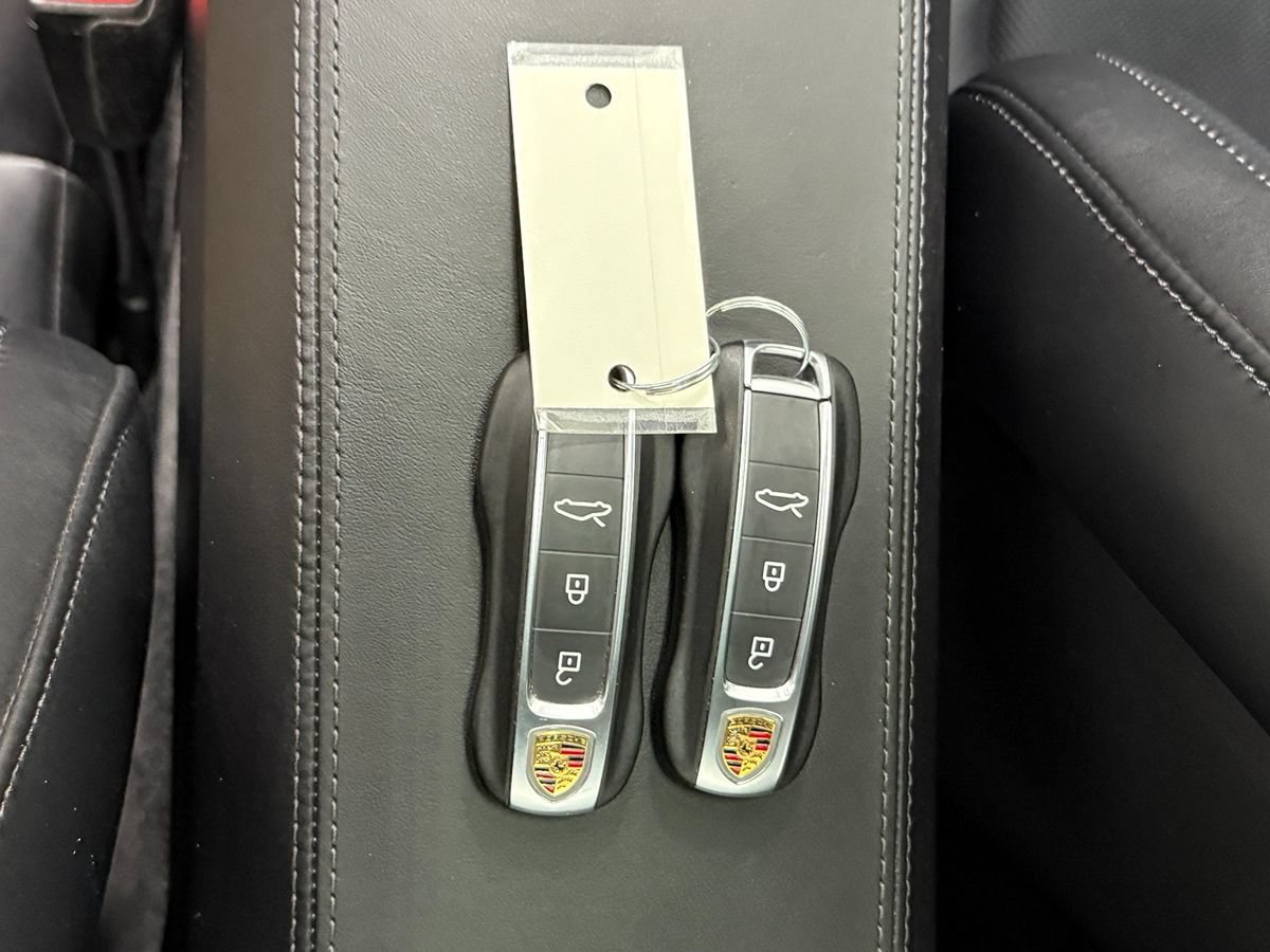 Used 2024 Porsche 911 Carrera 4S AWD/4WD image 42