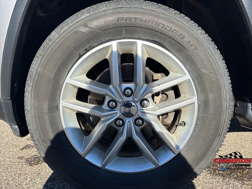 Used 2018 Jeep Grand Cherokee Laredo image 12