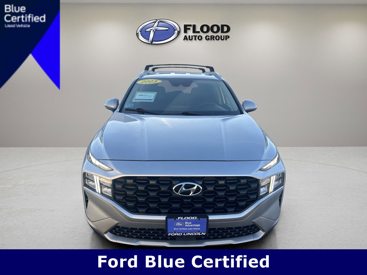 Used 2023 Hyundai Santa Fe SEL image 2