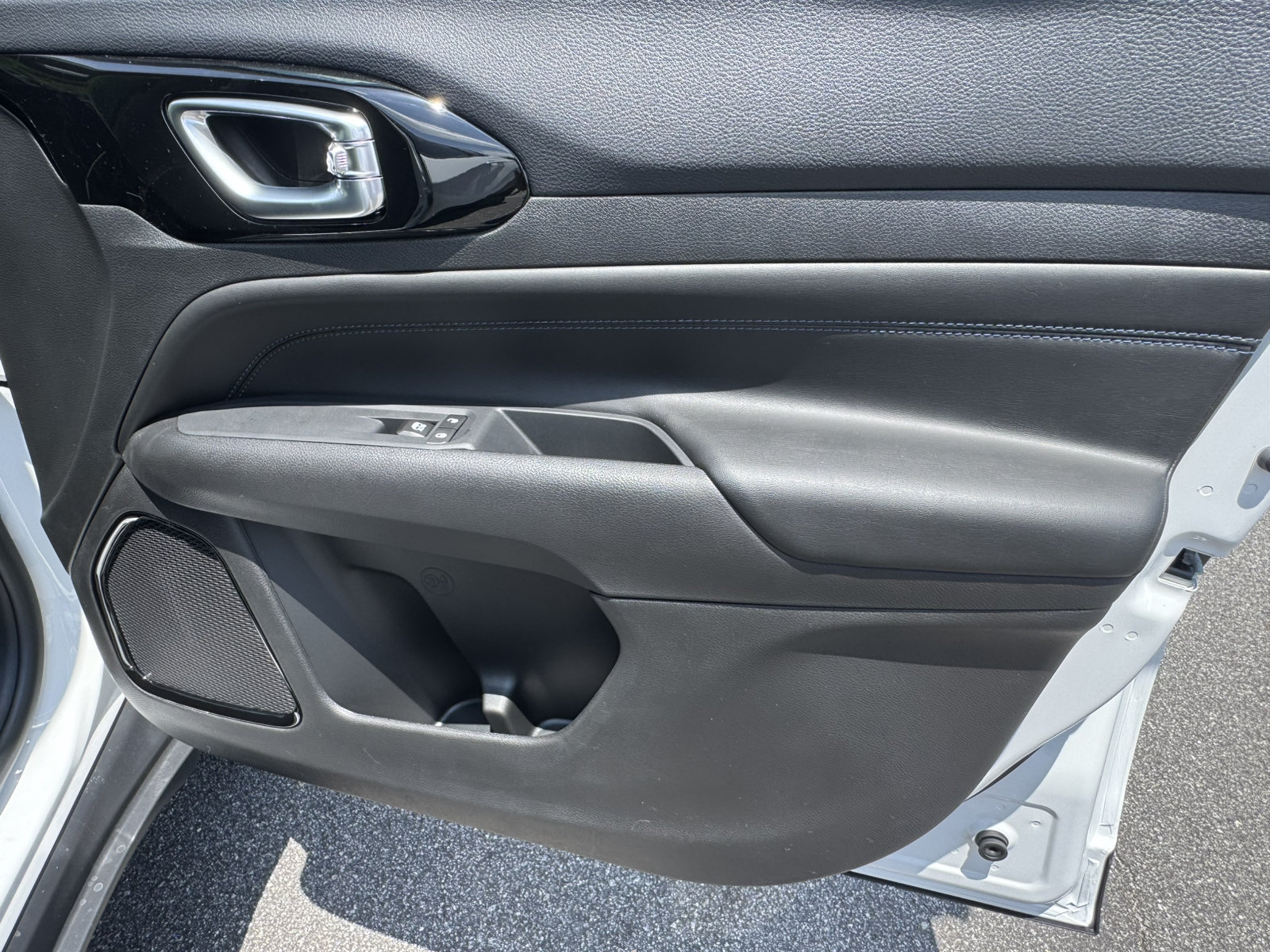 New 2026 Jeep Compass Latitude AWD/4WD image 15