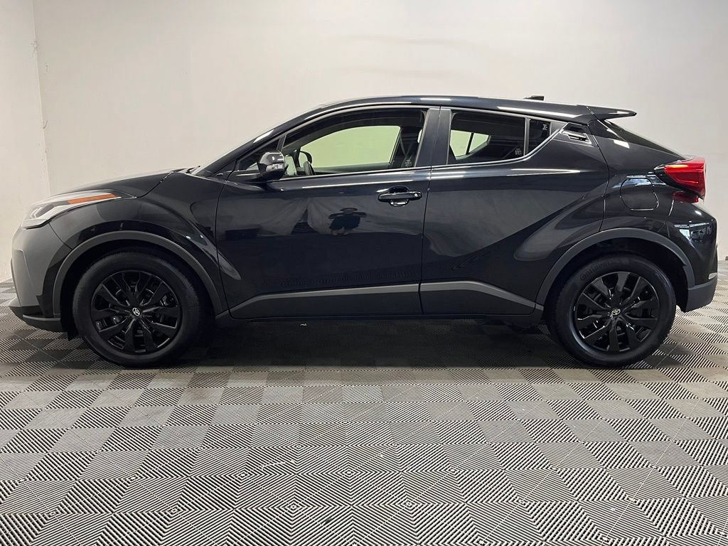 Used 2020 Toyota C-HR LE FWD image 23