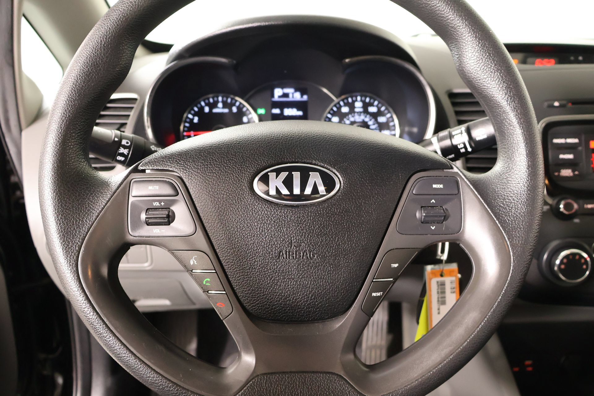 Used 2017 Kia Forte LX FWD image 3