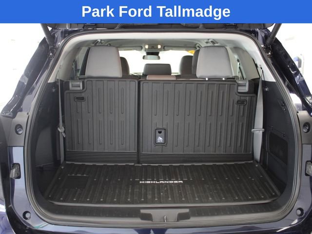 Used 2025 Toyota Highlander LE image 5