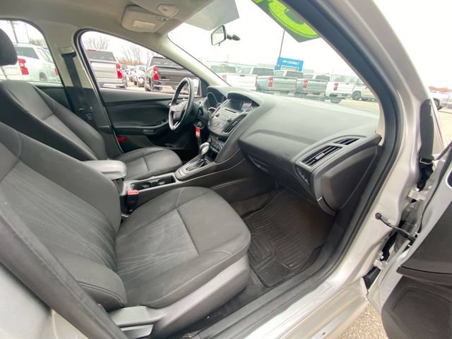 Used 2015 Ford Focus SE w/ SE Sport Package FWD image 38