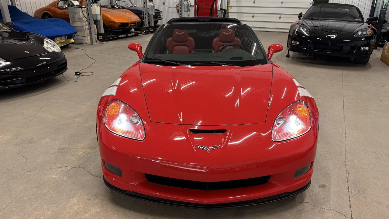 Used 2013 Chevrolet Corvette Grand Sport w/ 2LT Preferred Equipment Group RWD image 16