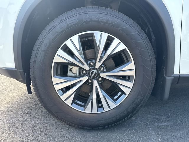 Used 2023 Nissan Rogue SV w/ SV Premium B Package image 9