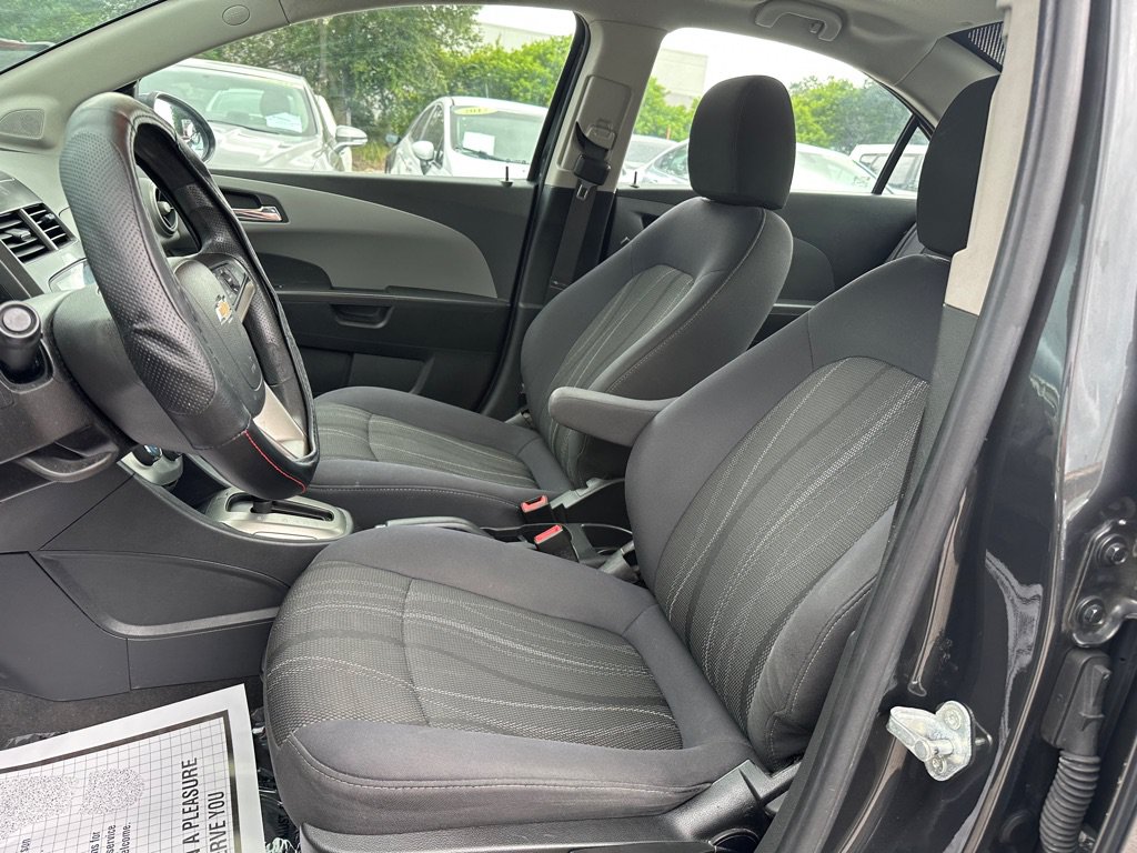 Used 2014 Chevrolet Sonic LT FWD image 10
