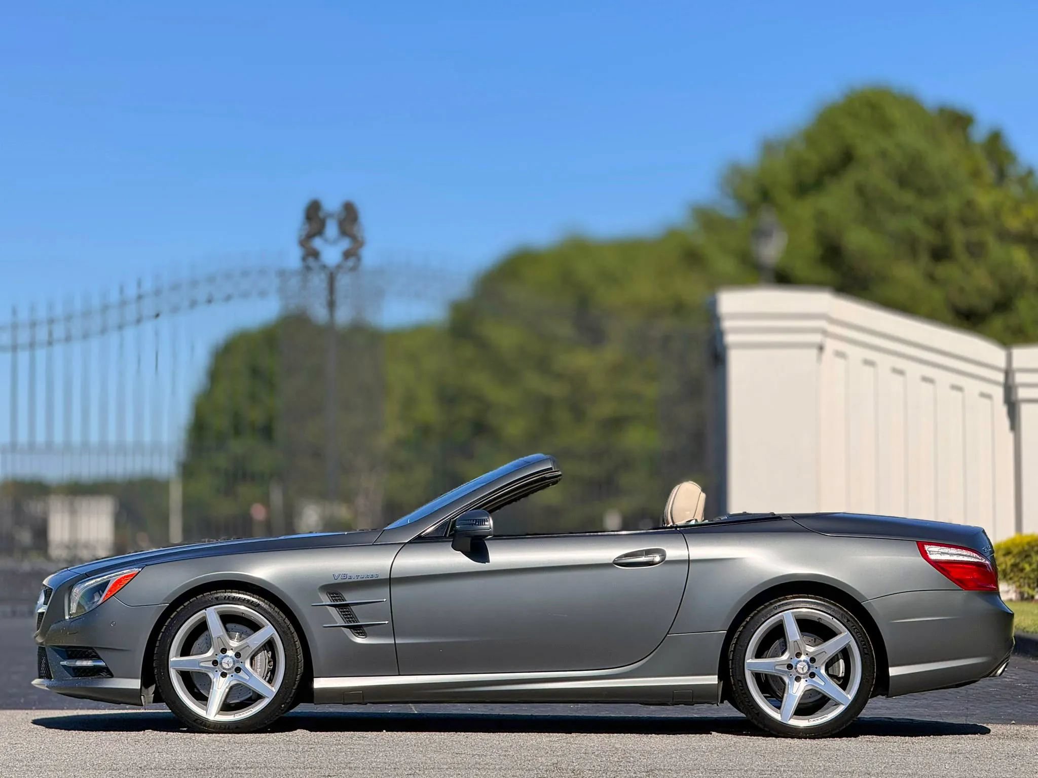Used 2014 Mercedes-Benz SL 550 w/ Sport Wheel Package image 7