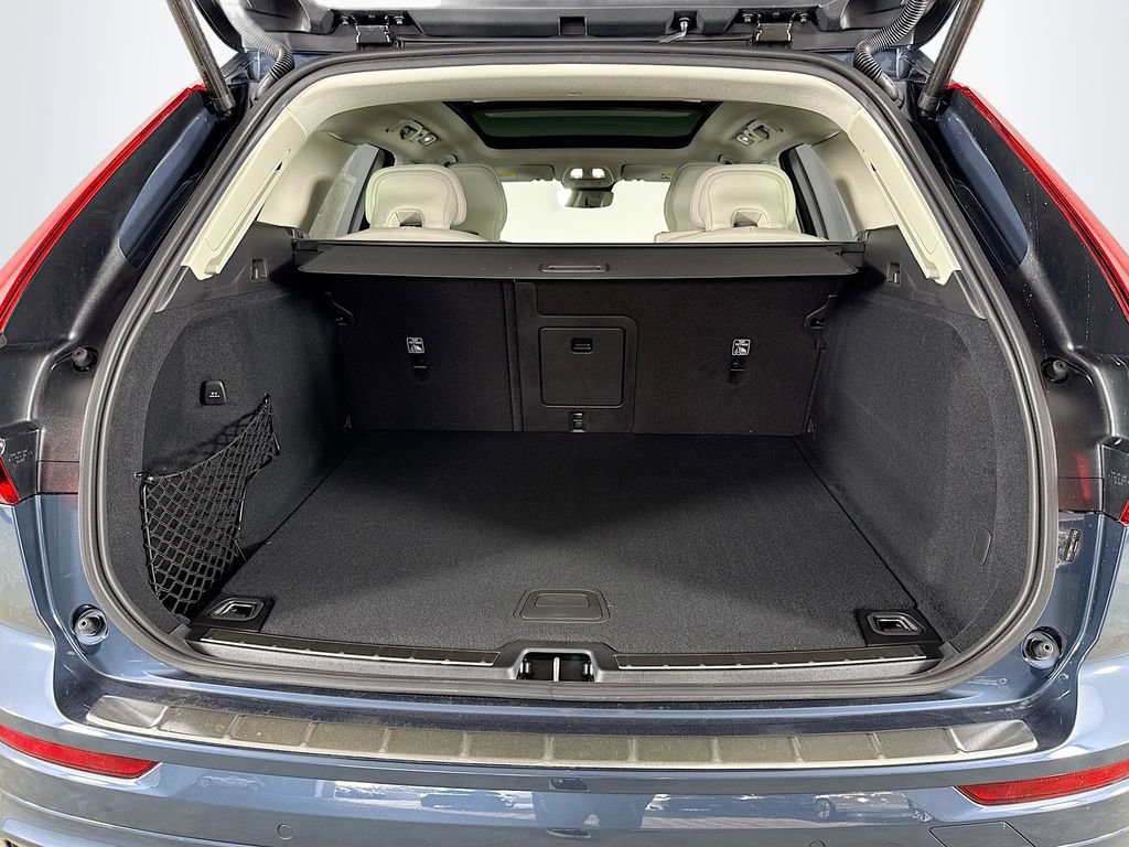 New 2026 Volvo XC60 B5 Ultra w/ Climate Package PRO image 27