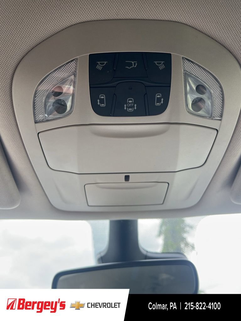 Used 2023 Chrysler Pacifica Touring-L FWD image 39
