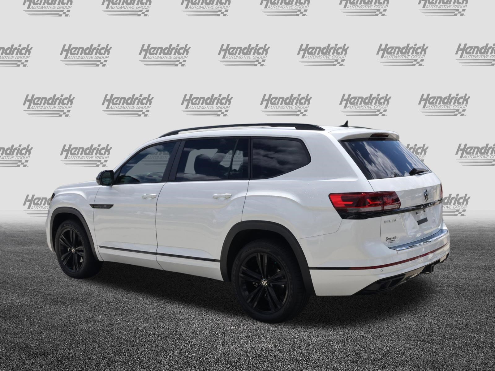 Used 2023 Volkswagen Atlas SEL R-Line AWD/4WD image 7