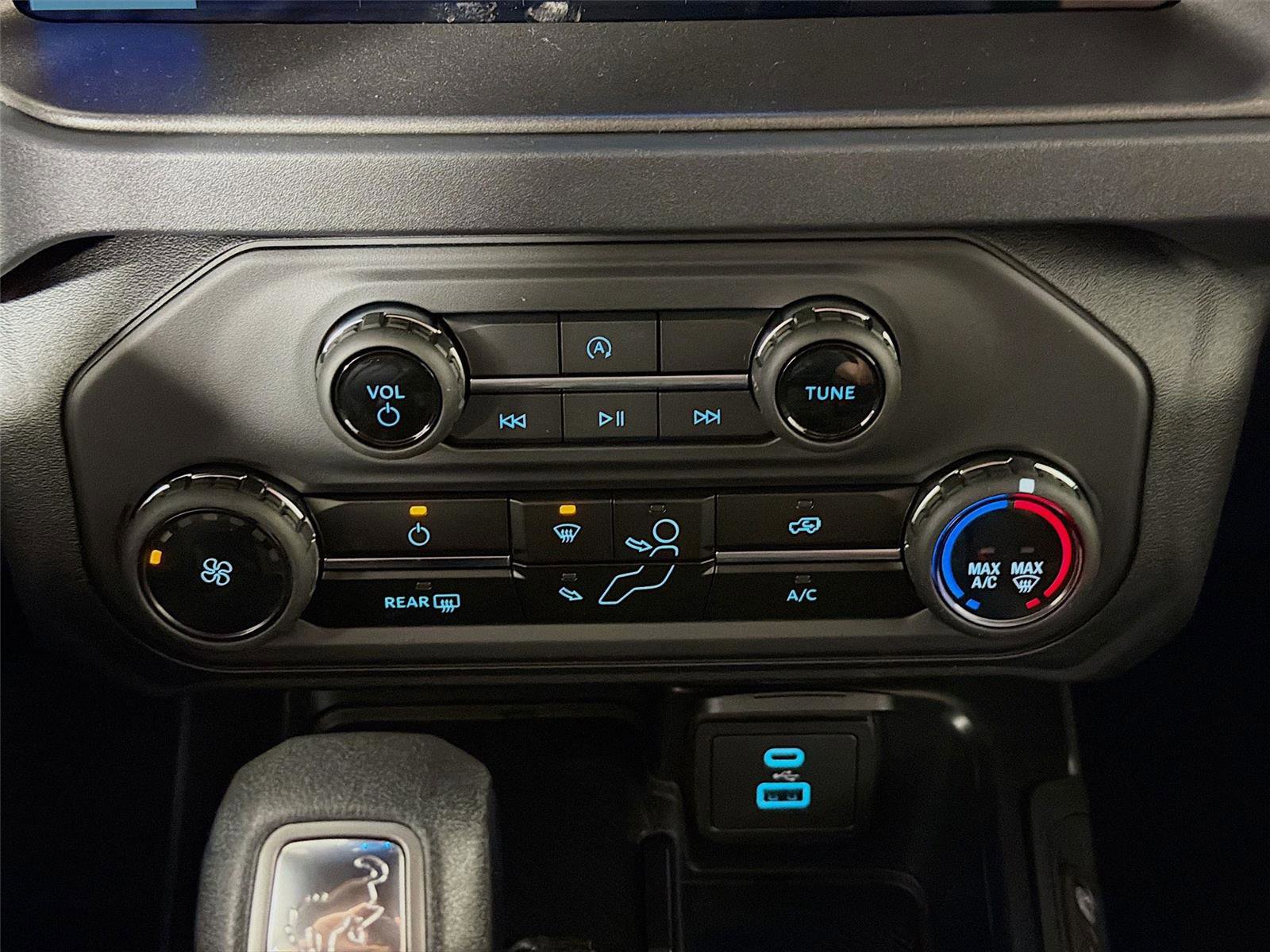 New 2025 Ford Bronco 4-Door image 16